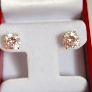 14k Solid Yellow Gold (stamped) stud earrings with AAA Cz's, 7.5mm.